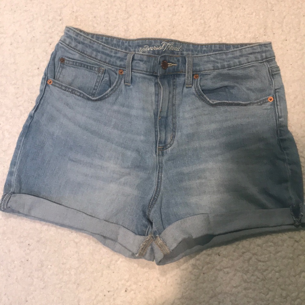 Light/medium wash high-rise mom jean shorts